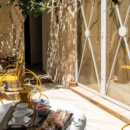 B&B Corte Dei Memoli Di Margiotta Giuseppina Lecce Buitenkant foto