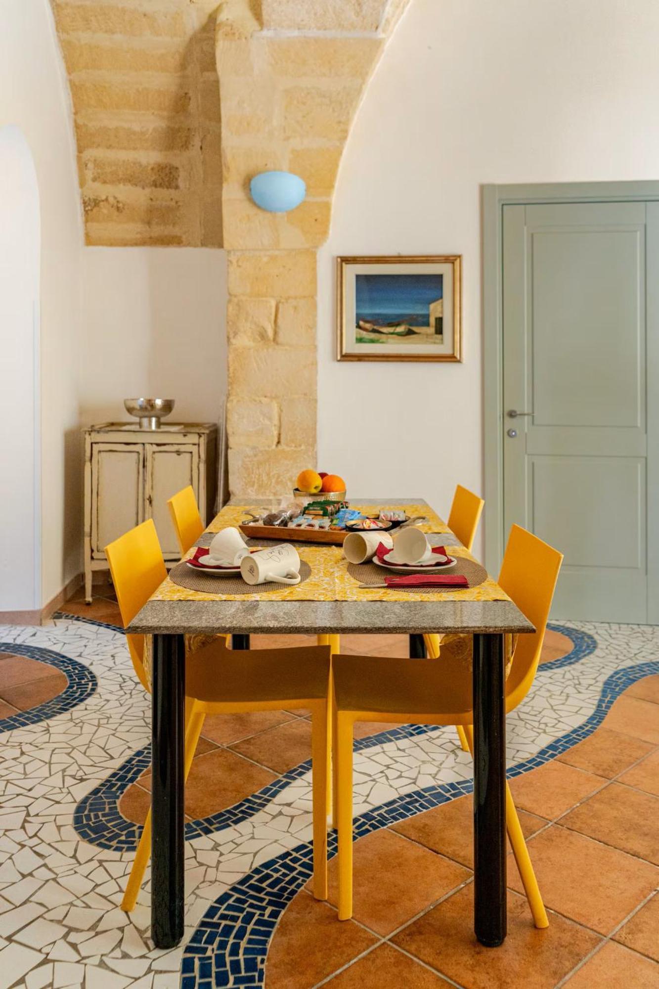 B&B Corte Dei Memoli Di Margiotta Giuseppina Lecce Buitenkant foto