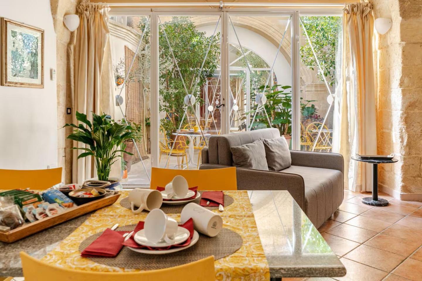 B&B Corte Dei Memoli Di Margiotta Giuseppina Lecce Buitenkant foto
