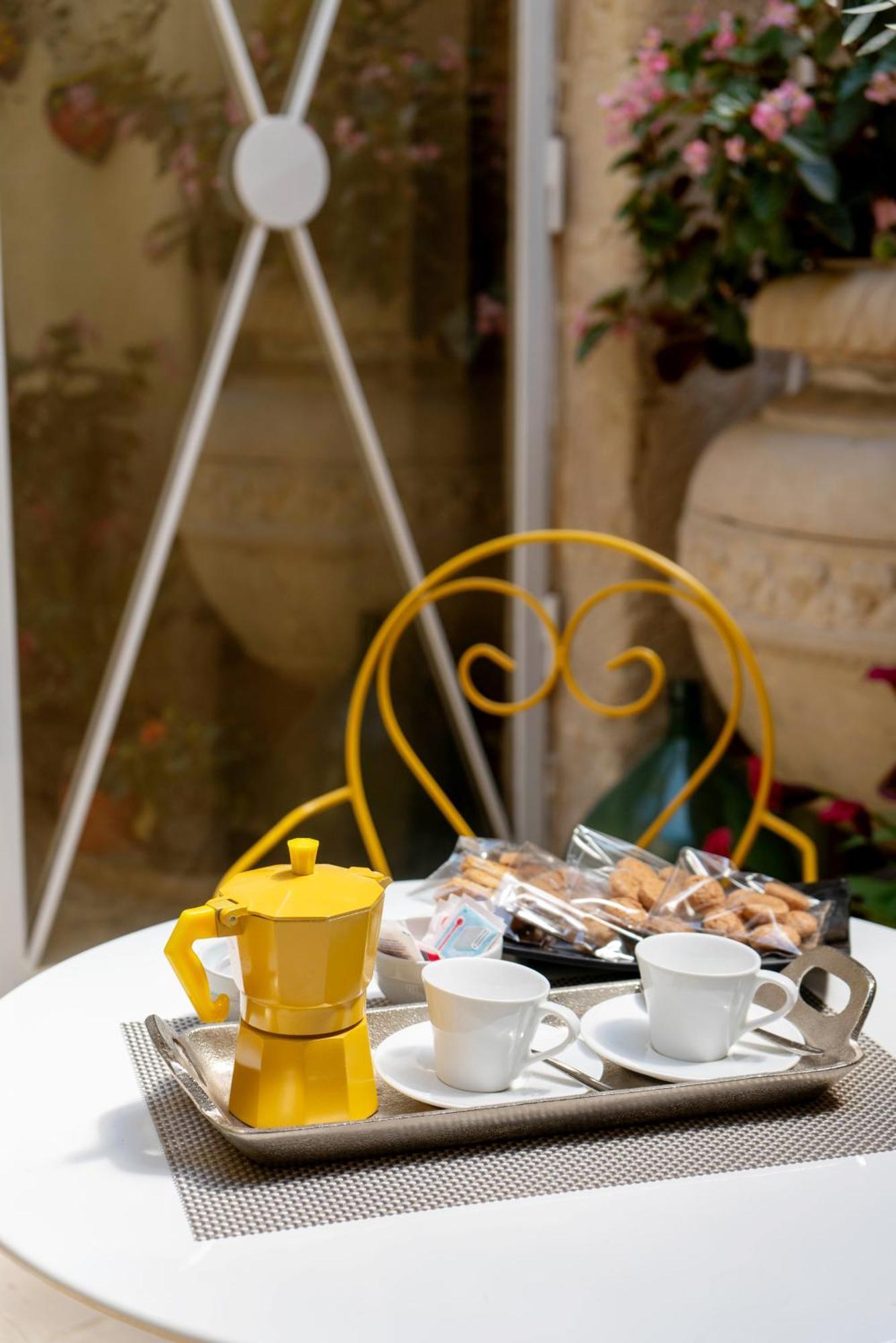 B&B Corte Dei Memoli Di Margiotta Giuseppina Lecce Buitenkant foto