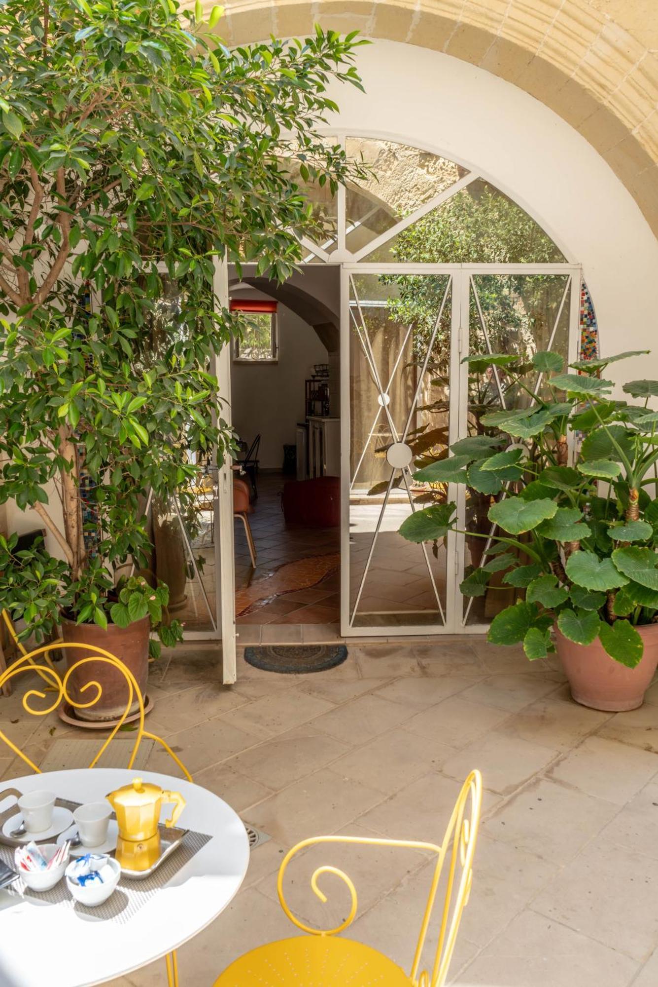 B&B Corte Dei Memoli Di Margiotta Giuseppina Lecce Buitenkant foto