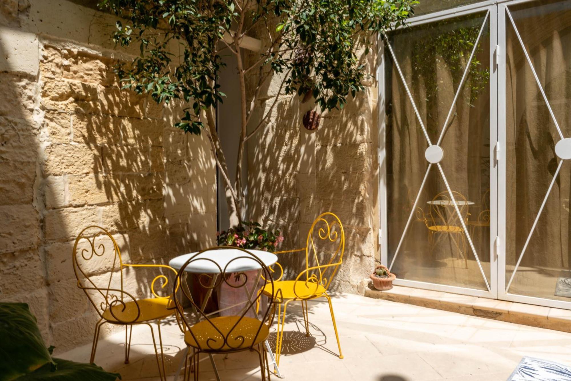 B&B Corte Dei Memoli Di Margiotta Giuseppina Lecce Buitenkant foto
