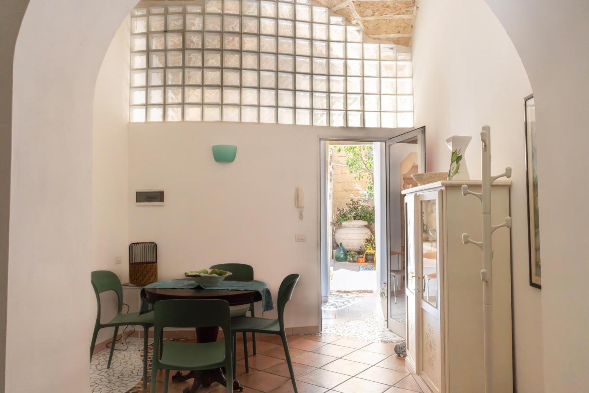 B&B Corte Dei Memoli Di Margiotta Giuseppina Lecce Buitenkant foto