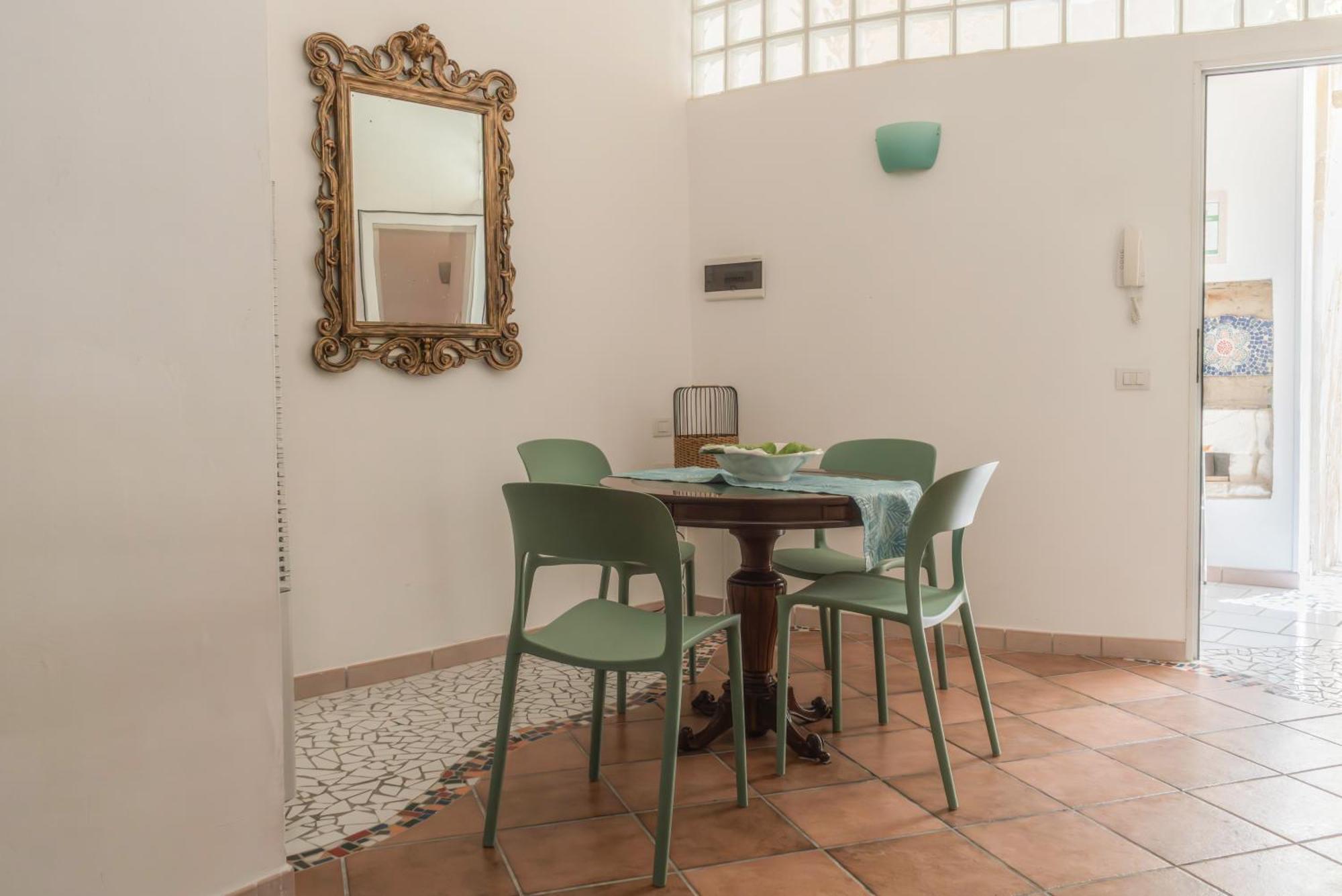 B&B Corte Dei Memoli Di Margiotta Giuseppina Lecce Buitenkant foto