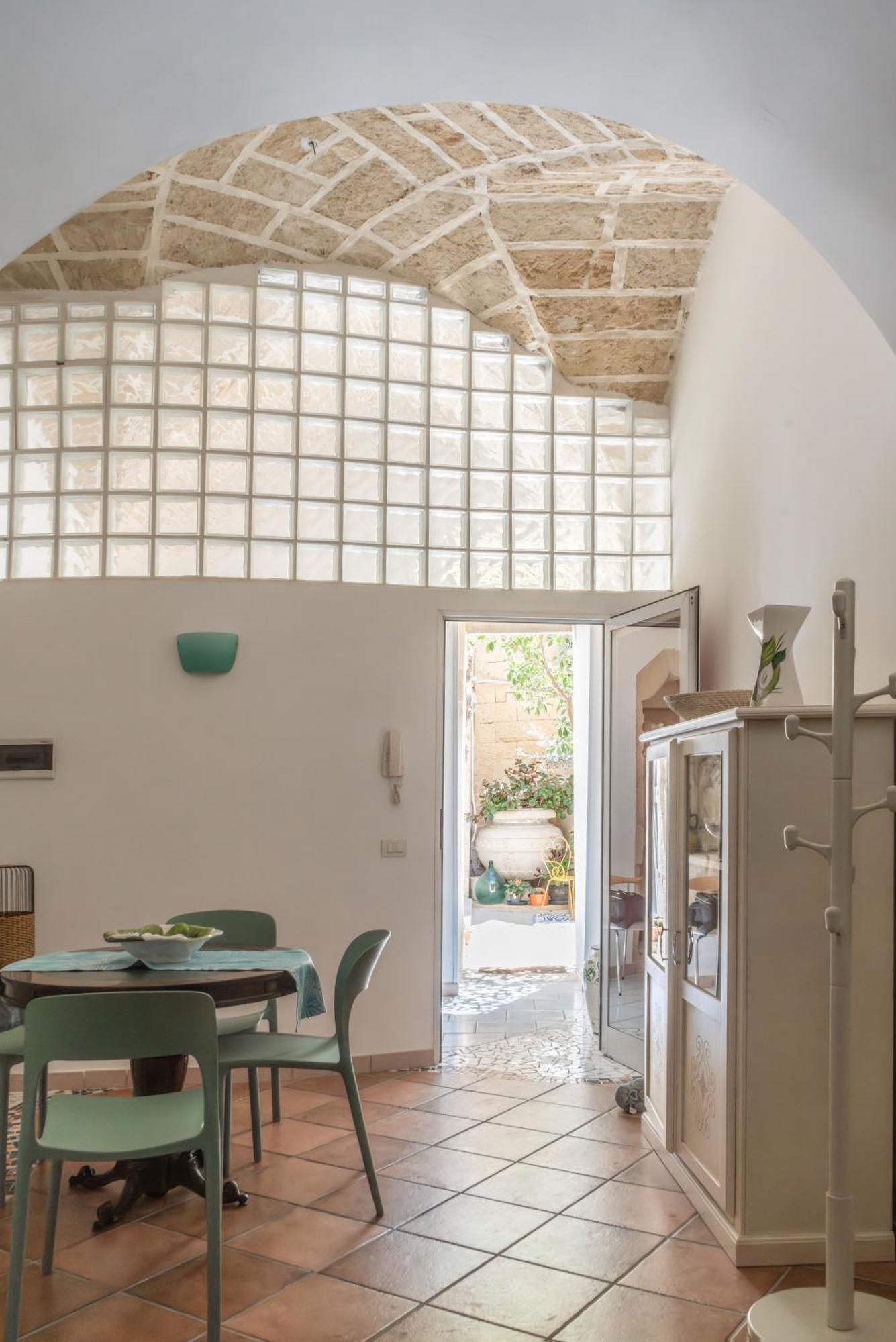 B&B Corte Dei Memoli Di Margiotta Giuseppina Lecce Buitenkant foto
