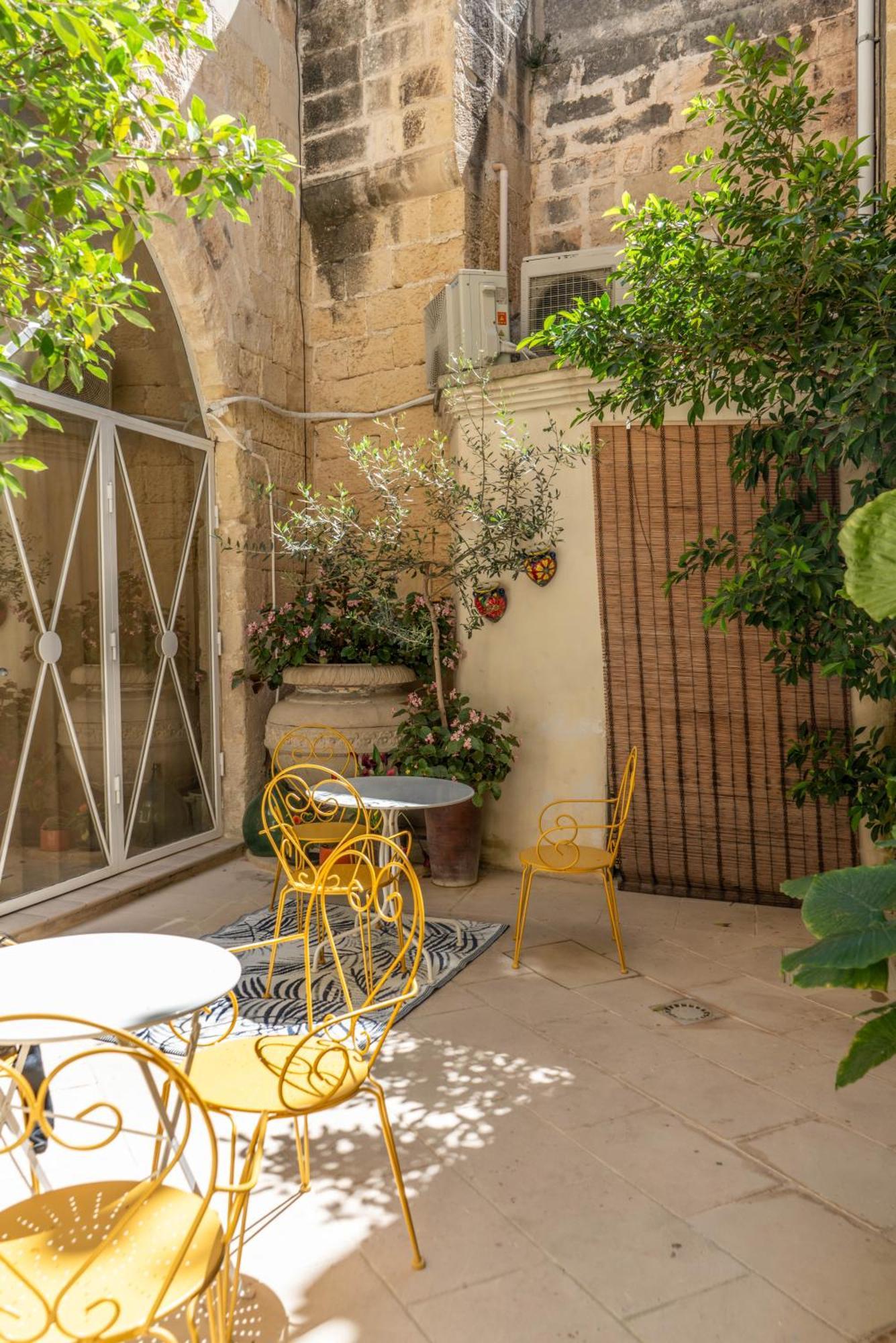 B&B Corte Dei Memoli Di Margiotta Giuseppina Lecce Buitenkant foto