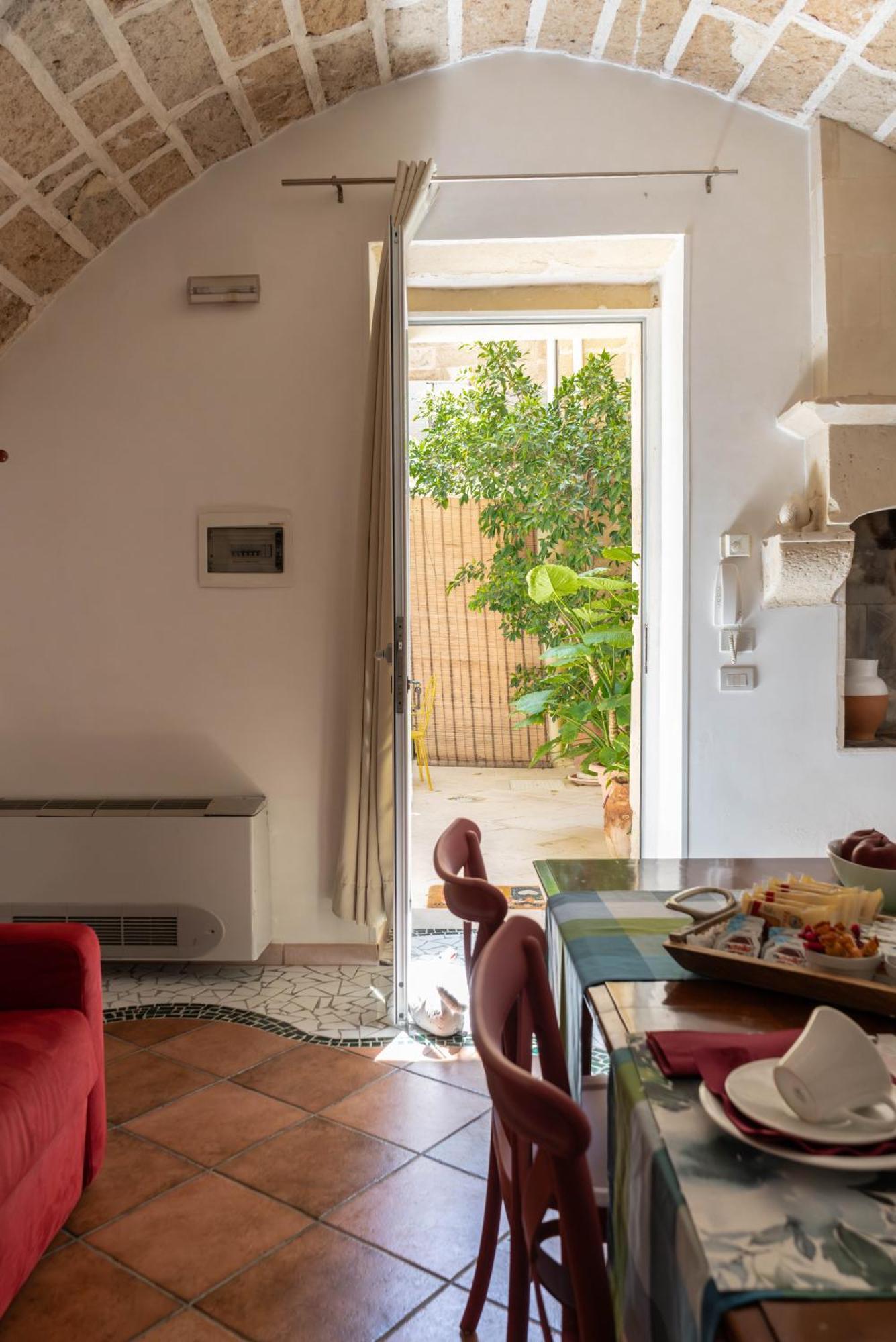 B&B Corte Dei Memoli Di Margiotta Giuseppina Lecce Buitenkant foto