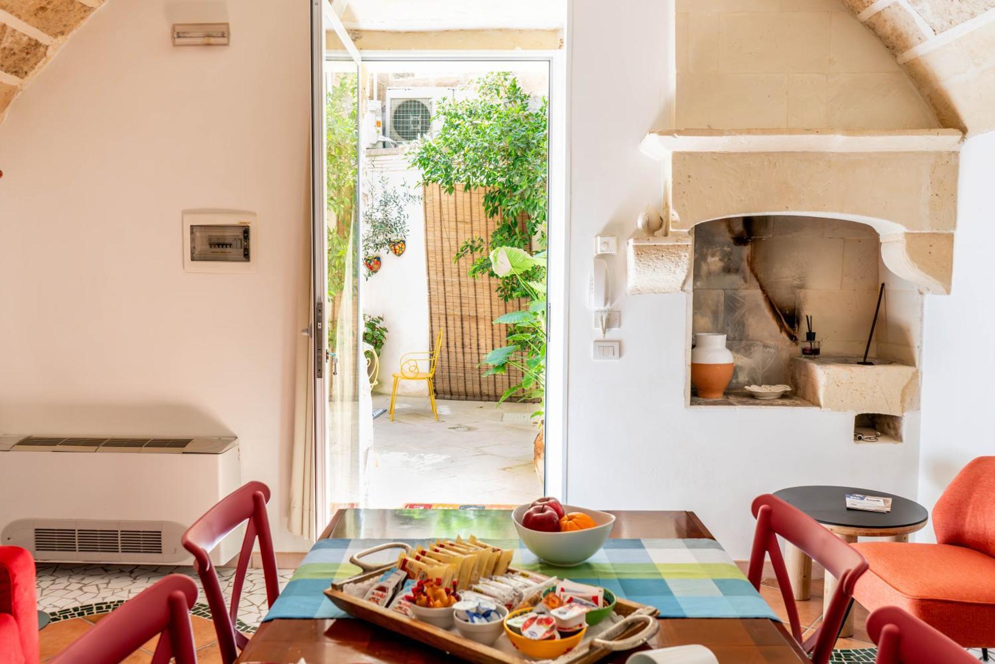 B&B Corte Dei Memoli Di Margiotta Giuseppina Lecce Buitenkant foto