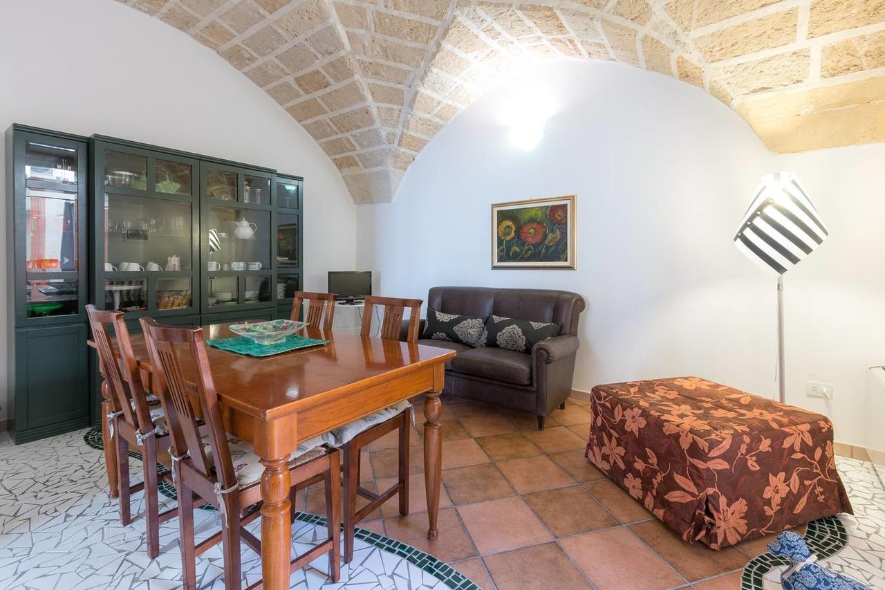 B&B Corte Dei Memoli Di Margiotta Giuseppina Lecce Buitenkant foto